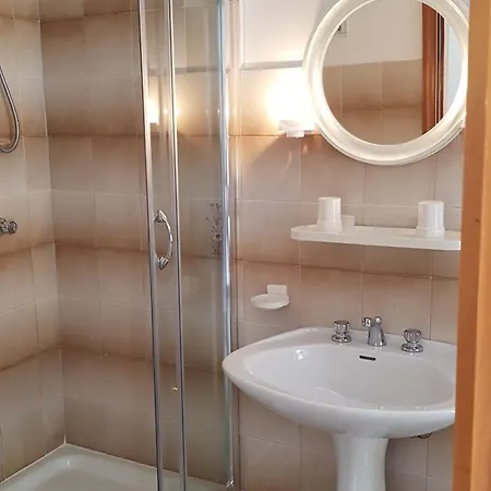 Apartment Anna - Mansarda Vista Mare Con Giardino E Patio *