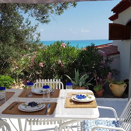 Anna - Mansarda Vista Mare Con Giardino E Patio *