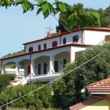 Anna - Mansarda Vista Mare Con Giardino E Patio Daire *