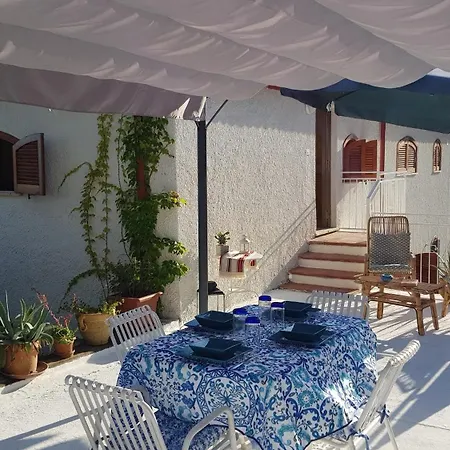 Anna - Mansarda Vista Mare Con Giardino E Patio Appartement
