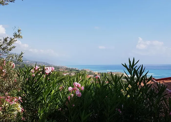 Anna - Mansarda Vista Mare Con Giardino E Patio דירה Fuscaldo