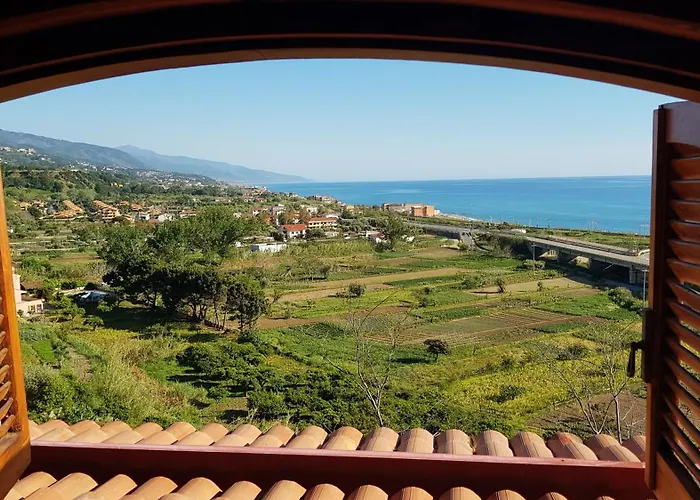 Anna - Mansarda Vista Mare Con Giardino E Patio דירה Fuscaldo