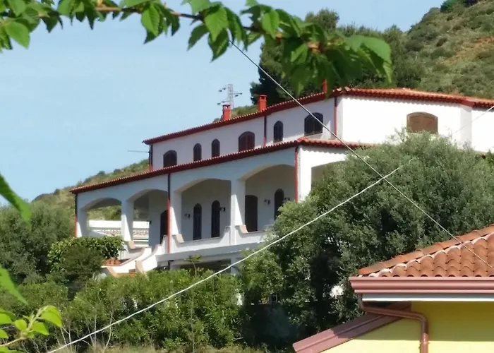 Anna - Mansarda Vista Mare Con Giardino E Patio דירה *