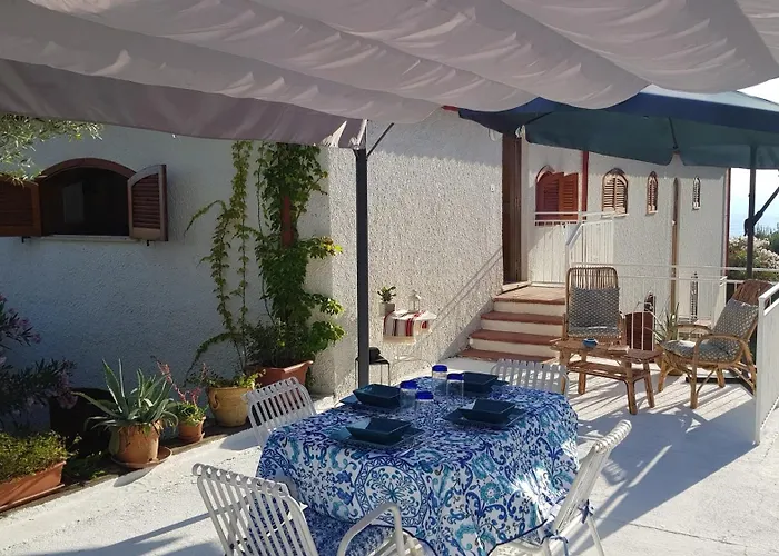 Anna - Mansarda Vista Mare Con Giardino E Patio 公寓