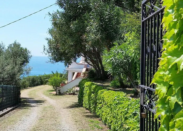 Anna - Mansarda Vista Mare Con Giardino E Patio Fuscaldo